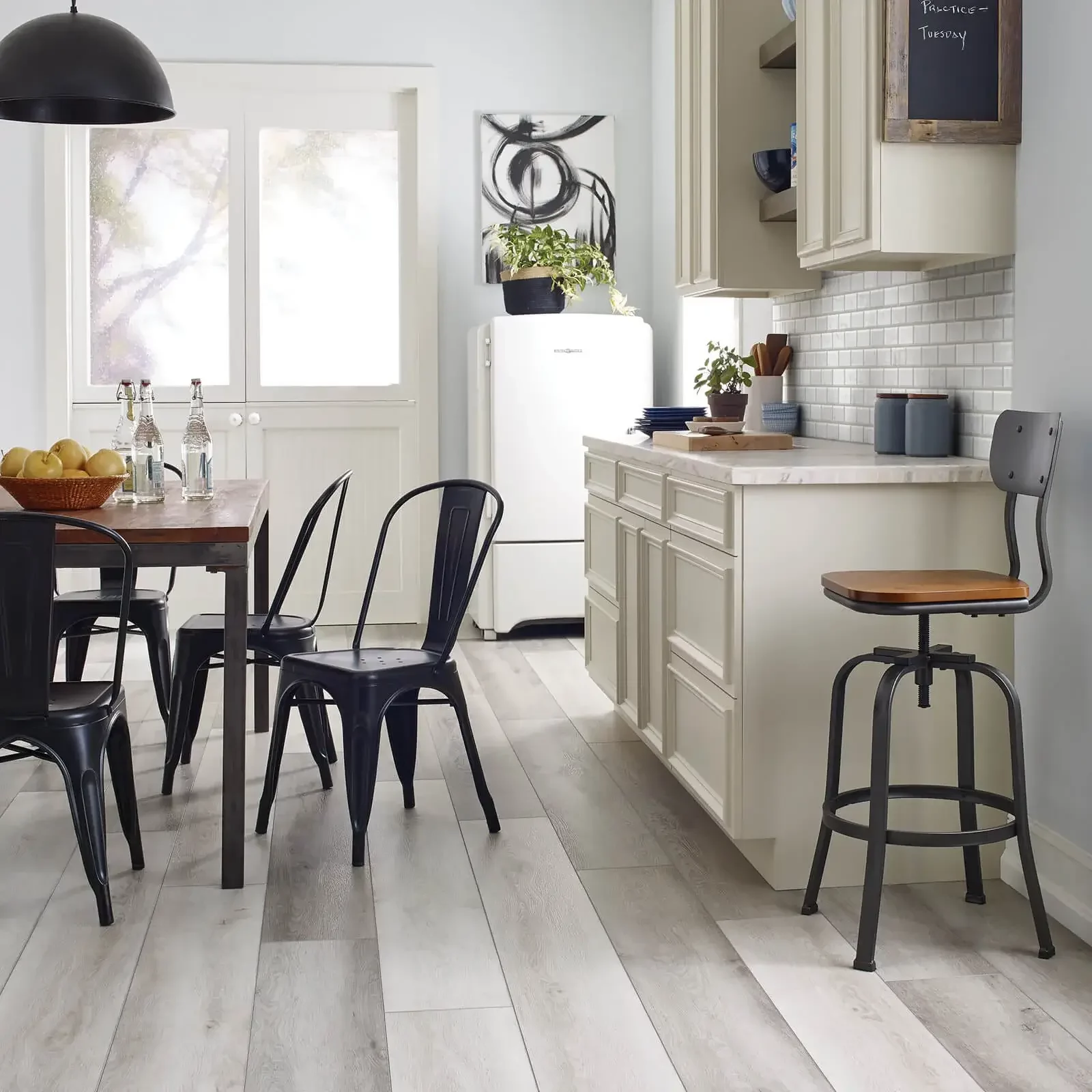 FarmhouseKitchen-Chateau-2x4Beveled-CS58P-150-BiancoCarrara-5U133-TitanHDPlus-2202V-5037-ModernOak-V2002-H_1600x1600-1
